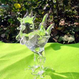 玲珑剔透的艺术 玻璃鸡手工艺品，点亮生活的精致装饰与心意礼物